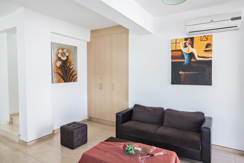 Avra Villas Paralimni Bilik gambar