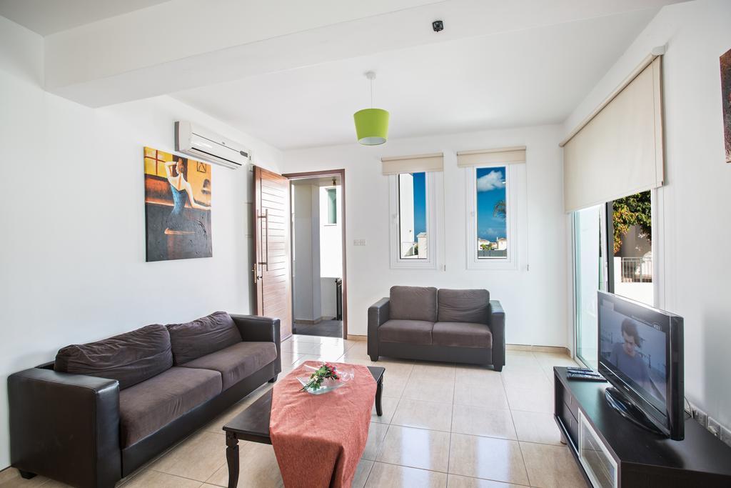 Avra Villas Paralimni Bilik gambar