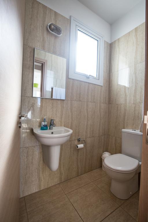 Avra Villas Paralimni Bilik gambar